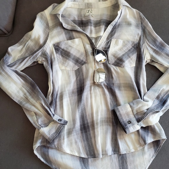 Mudd Tops - 3 for $15 special! ❣💜😊